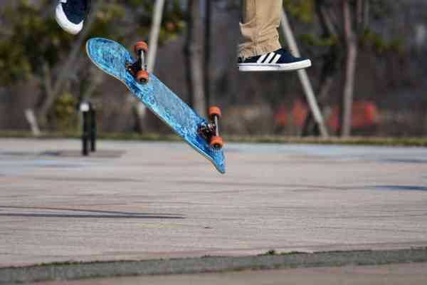 Skateboard trick