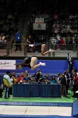 Synchronized trampoline