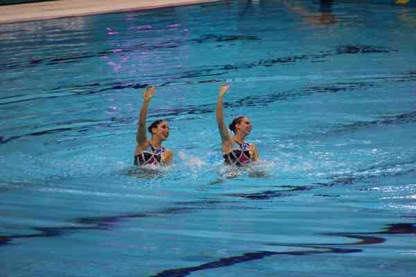 Synchronized swimming figures