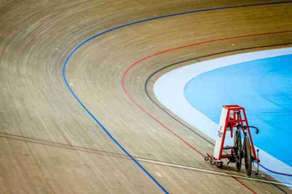 Bicycle racing track