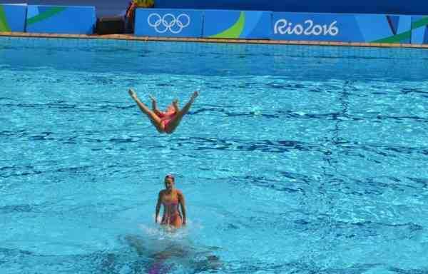 Synchronized swimming event